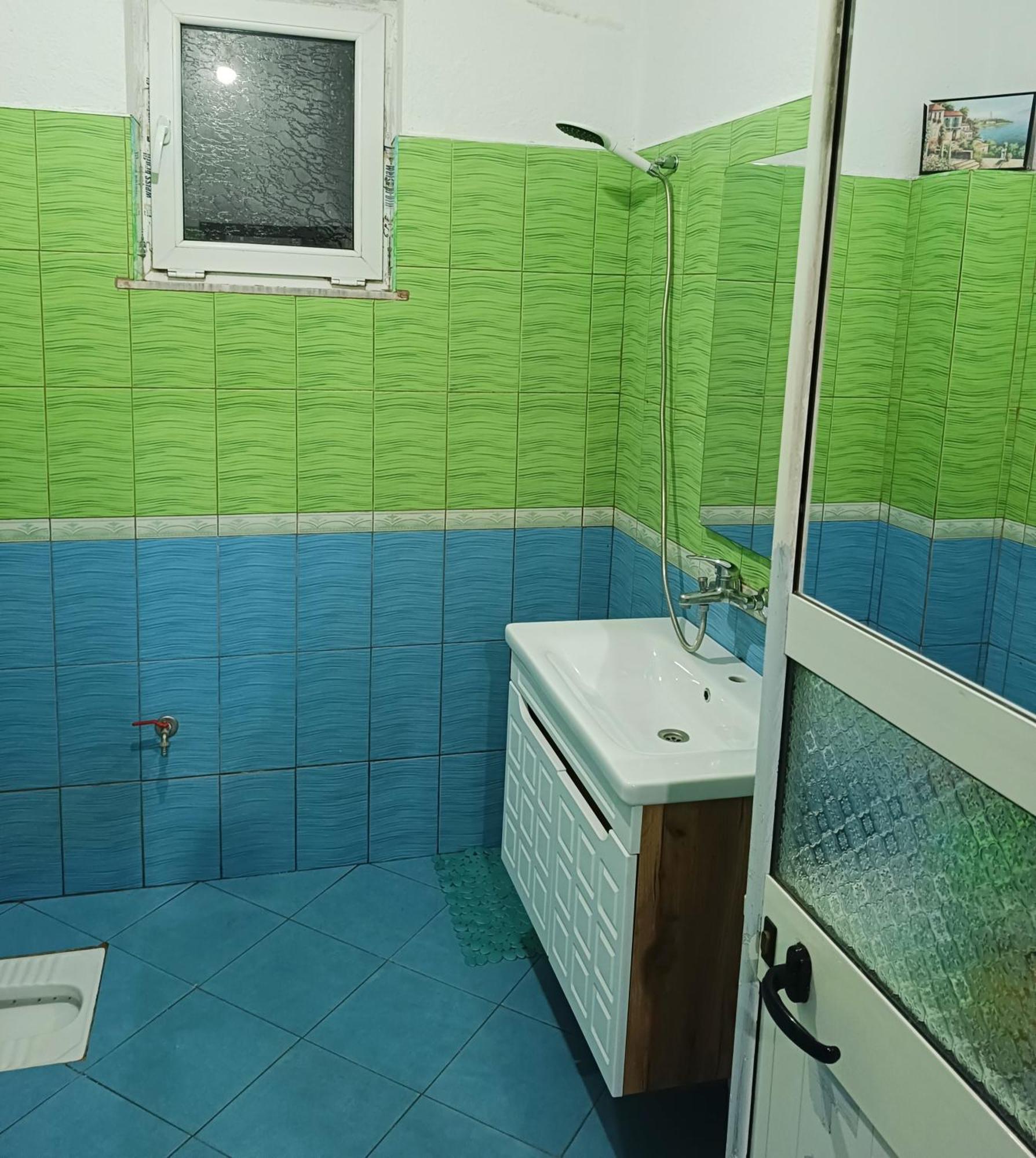 Superpanorama Guesthouse Kukes Quarto foto